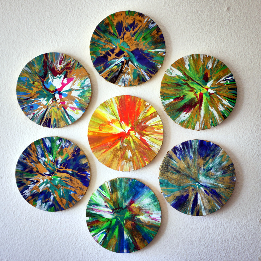 Komposition aus 7 runden 20cm Bildern